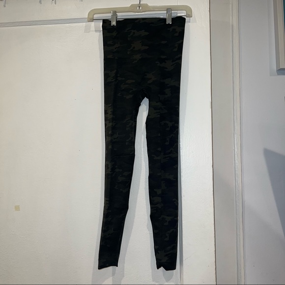 Spanx Look at Me Now High-Waisted Seamless Camo Leggings - Picture 3 of 6